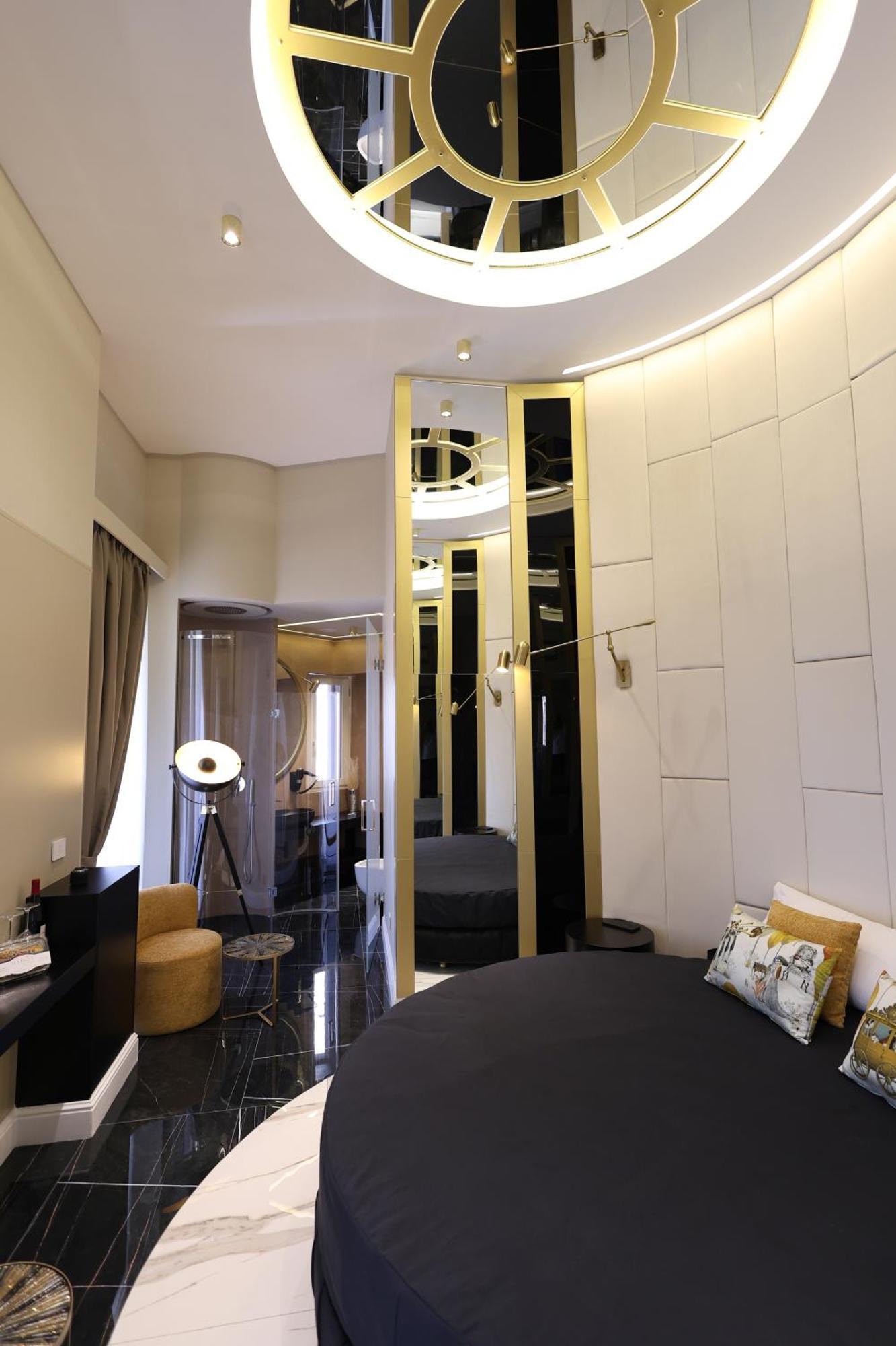 Maison San Carlo Luxury Suites Неаполь Экстерьер фото